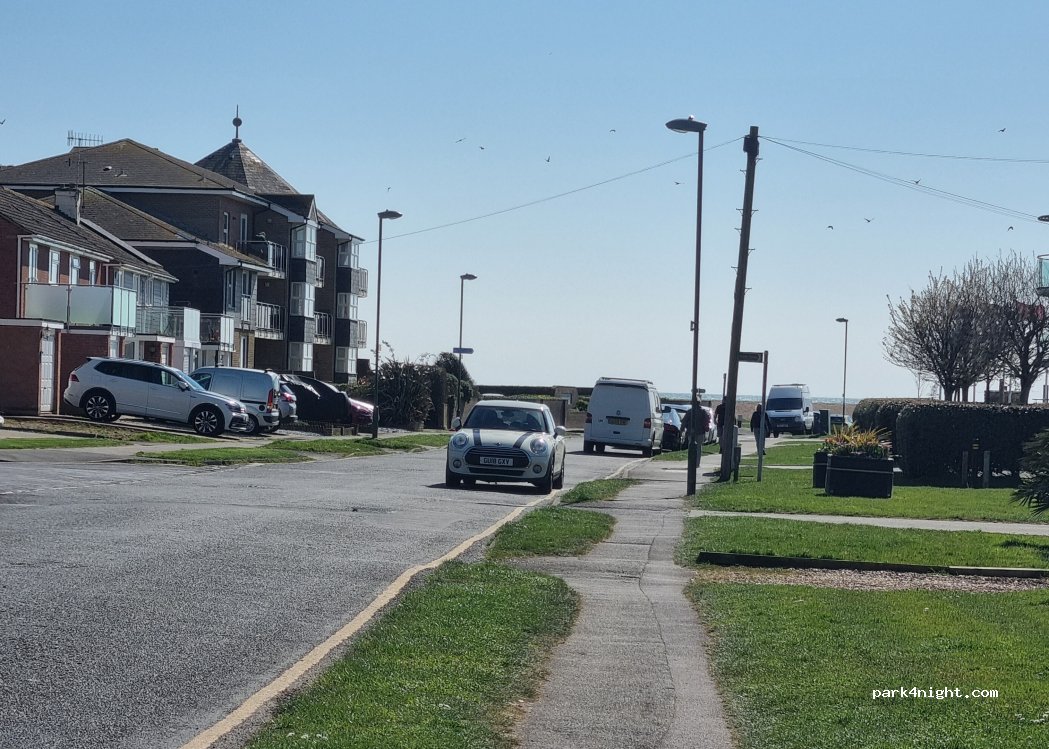 (BN16 2GY) Rustington - 77 Seafield Road — foto principale