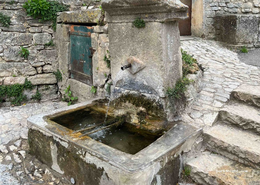(84400) Saignon - Rte de Castellet — foto