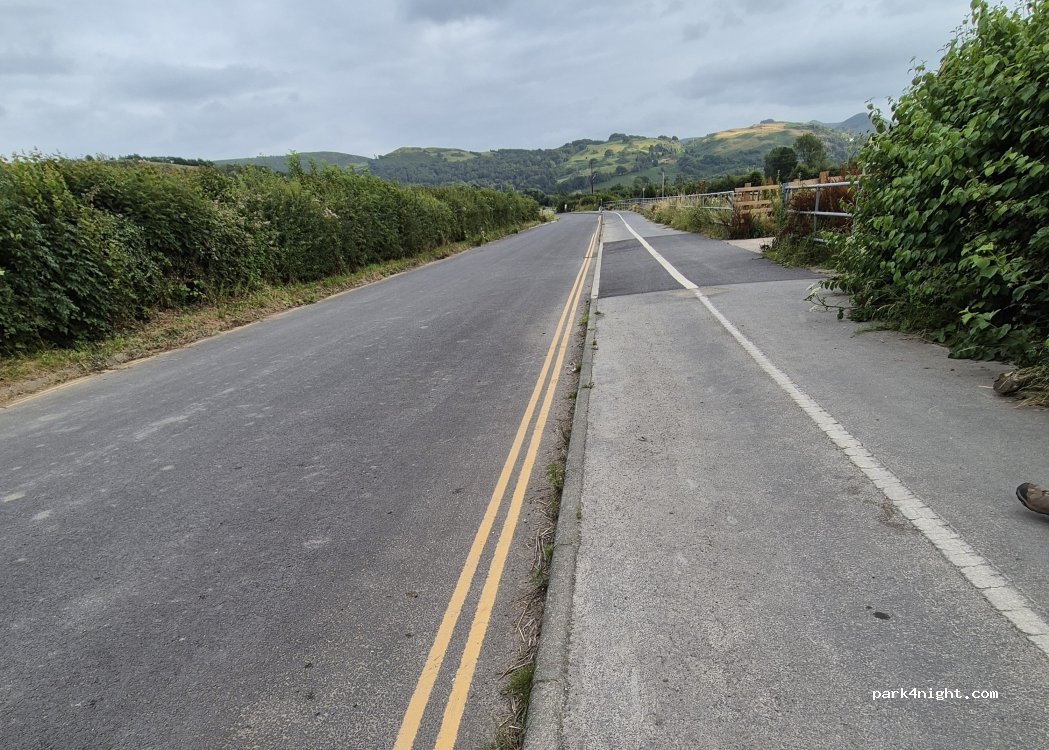 (SY20 8JB) Machynlleth - Unnamed Road — foto 2
