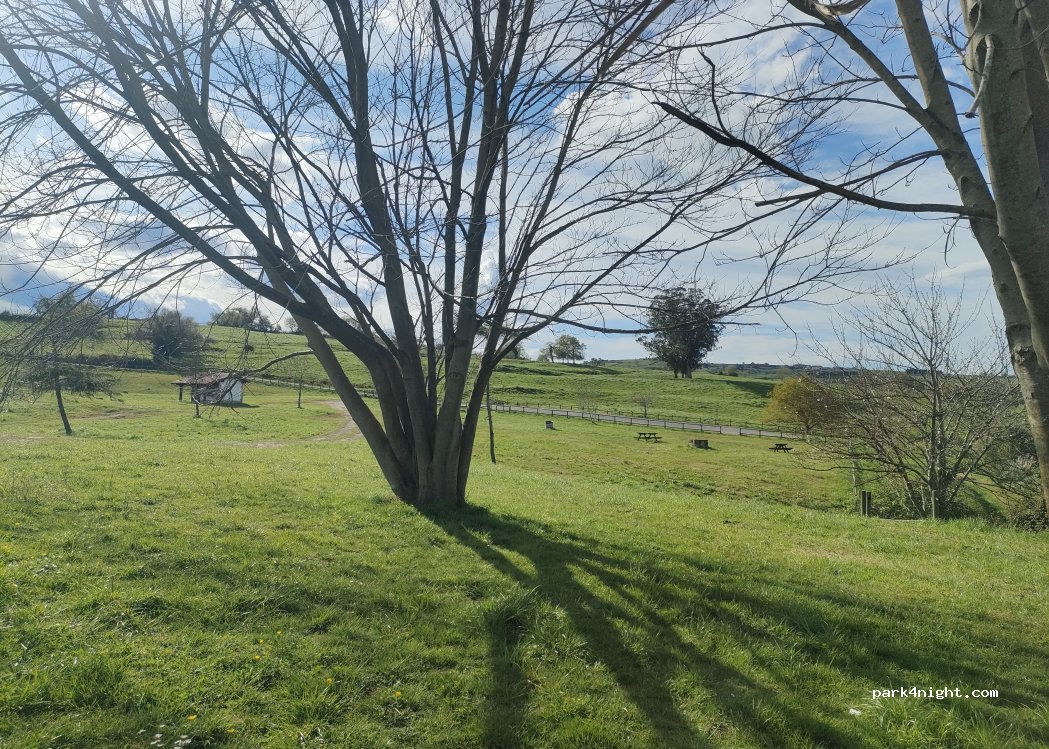 (39350) Hinojedo - Unnamed Road — foto