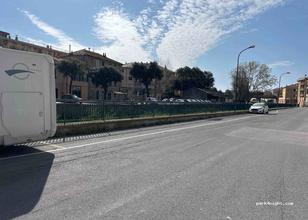(17024) Finale Ligure - 57 Via Lungosciusa — foto