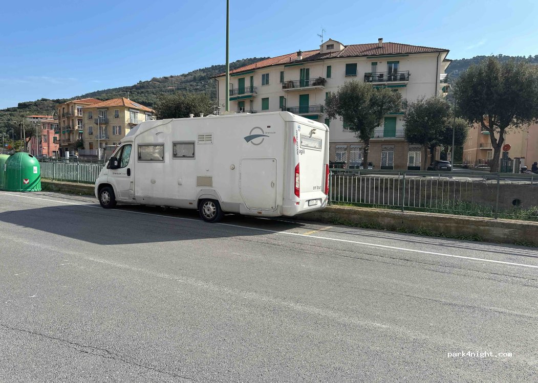 (17024) Finale Ligure - 57 Via Lungosciusa — foto 2
