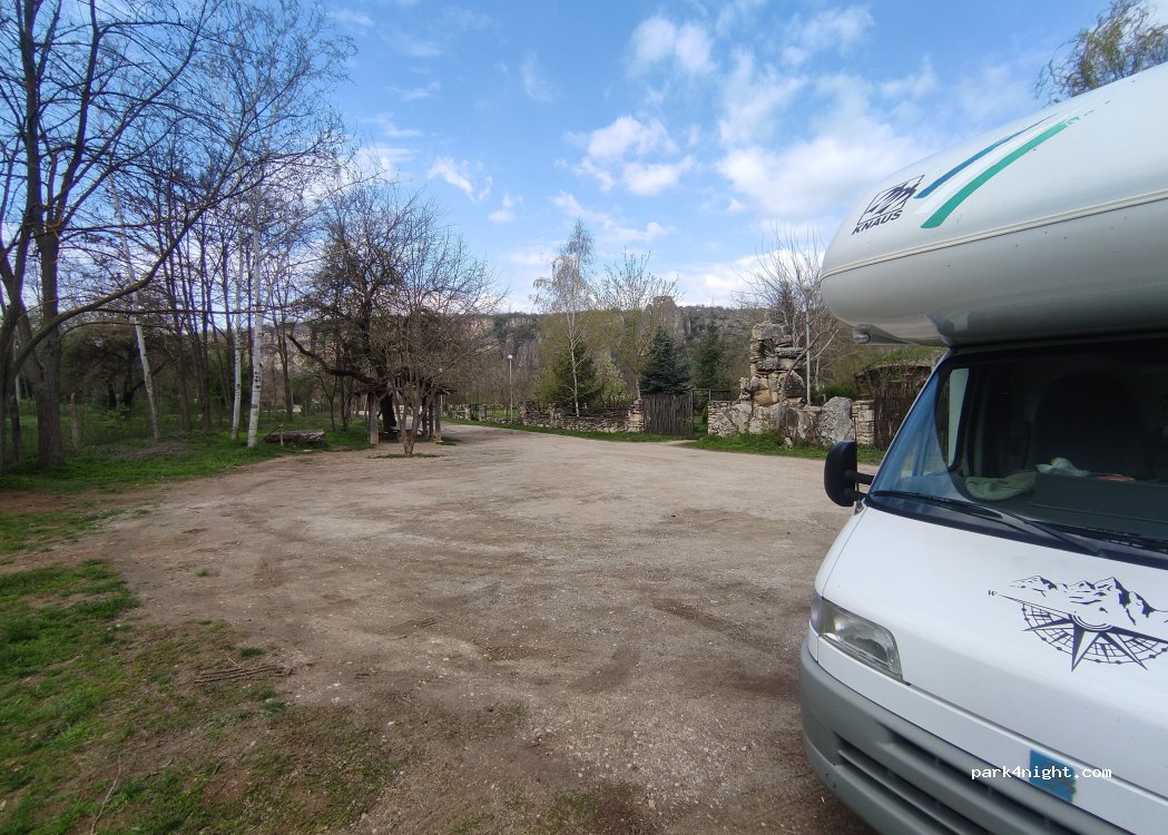 (5782) Karlukovo - Unnamed road — foto