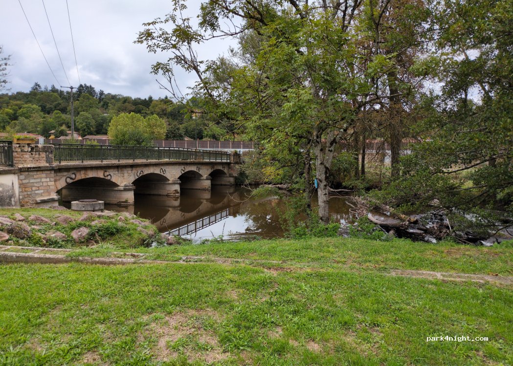 (71520) Navour-sur-Grosne - 56 Place Notre Dame — foto 2