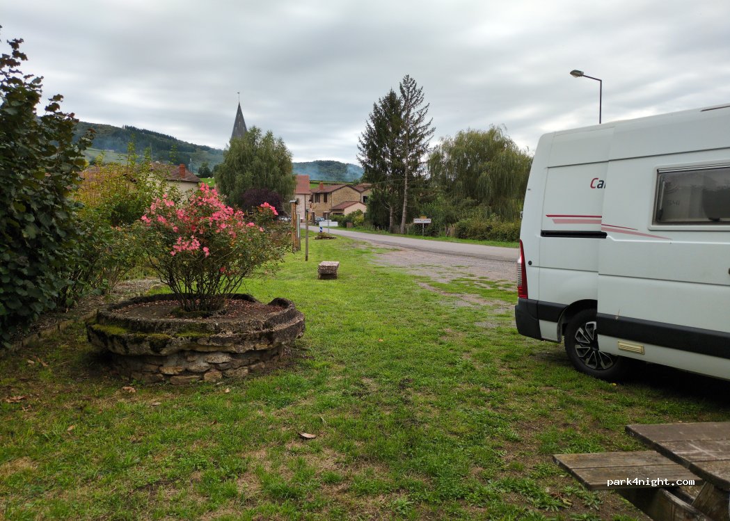 (71520) Navour-sur-Grosne - 56 Place Notre Dame — foto 3