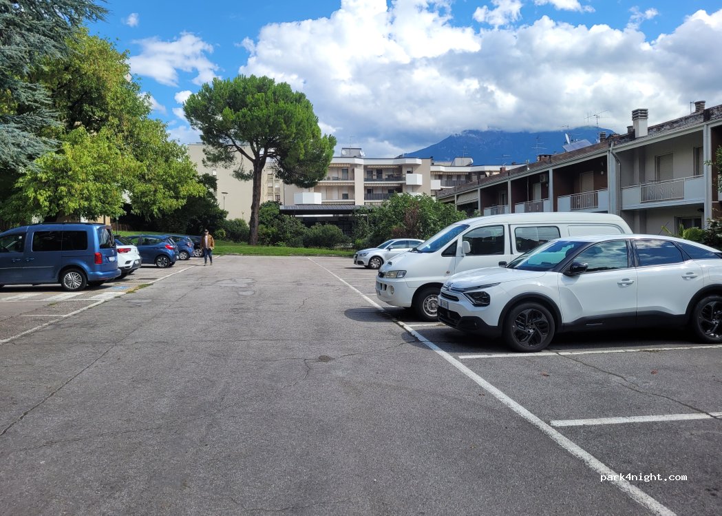 (38066) Riva del Garda - 48 Via Maria Montessori — foto