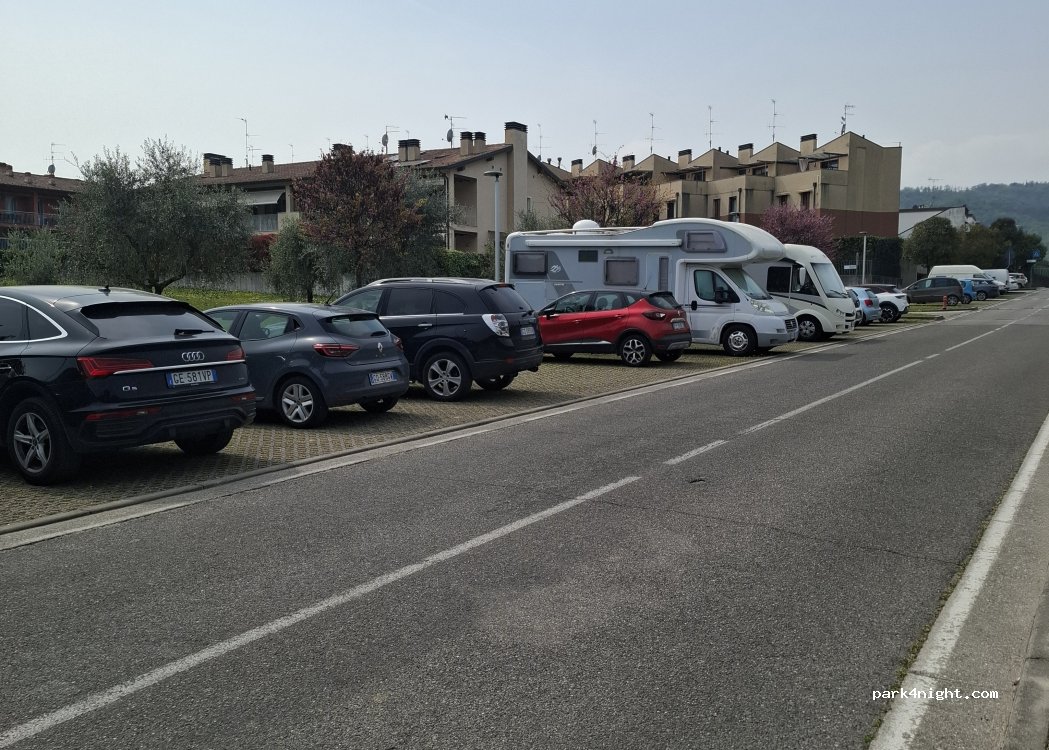 (25087) Salò - 16 Via Giuseppe Filippini — foto