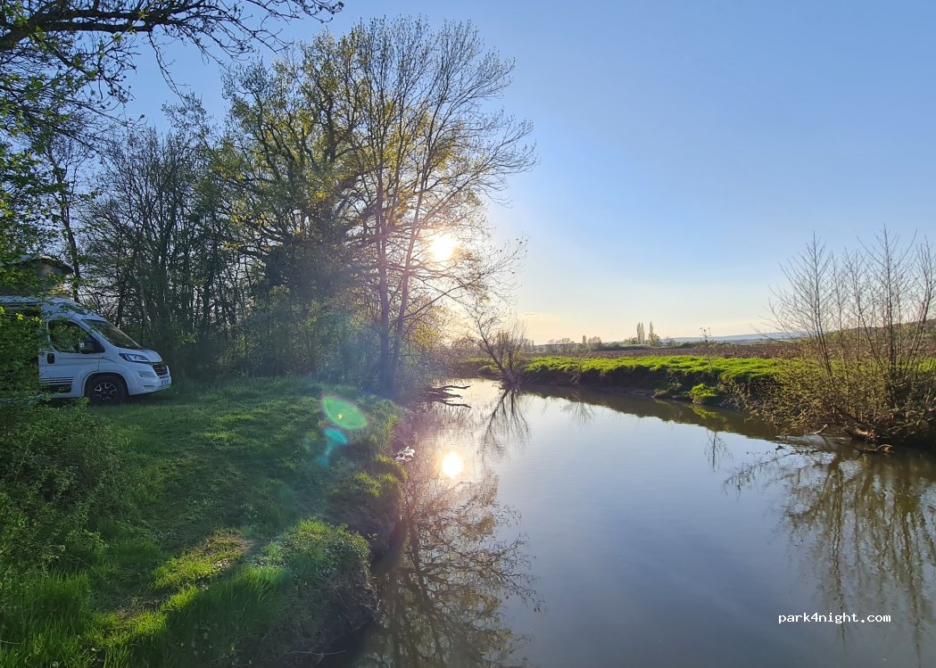 (71350) Saint-Gervais-en-Vallière - 1 Rue du Glacis — foto