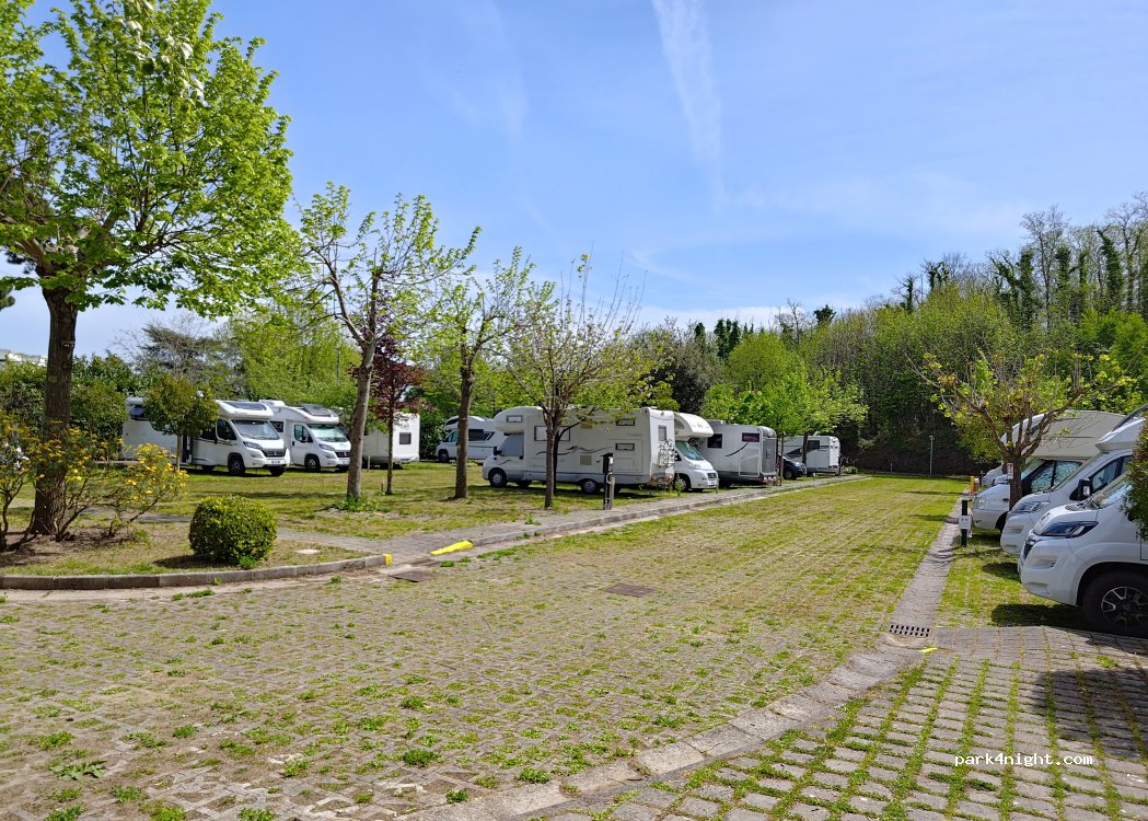 (80131) Napoli - 121 Via Comunale Guantai Ad Orsolone — foto 4