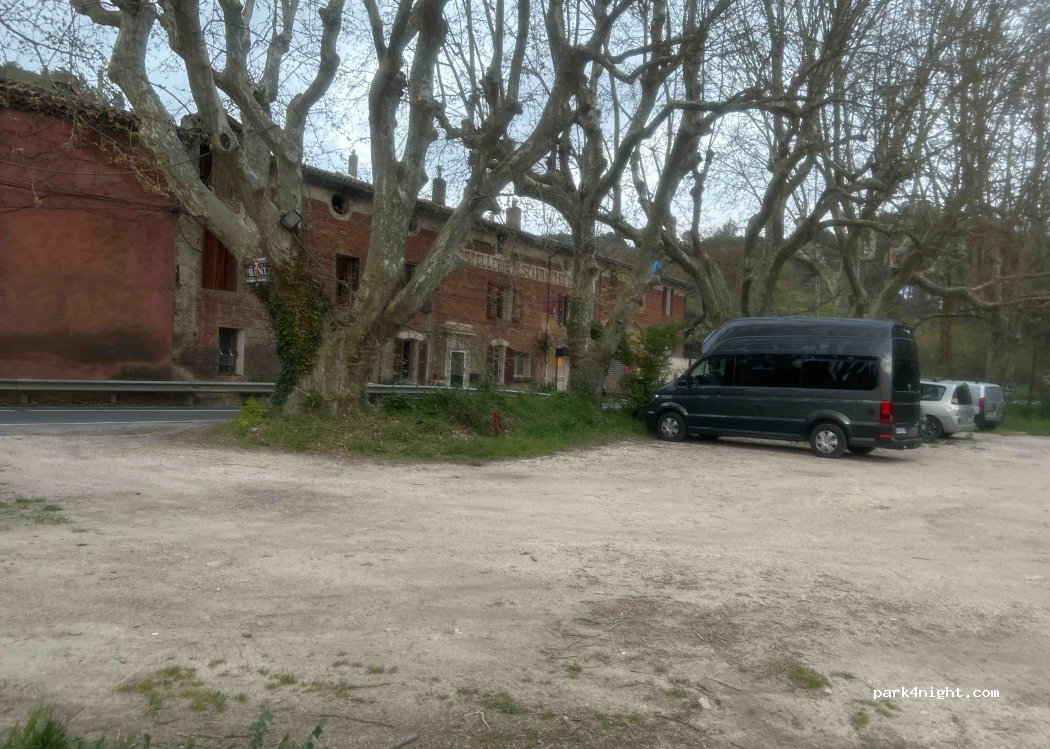 (83640) Saint-Zacharie - 847 D560 — foto
