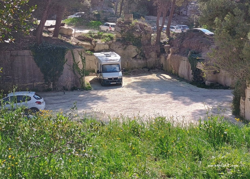 (13520) Les Baux-de-Provence - 300 ROUTE DU VAL D'ENFER — foto 2