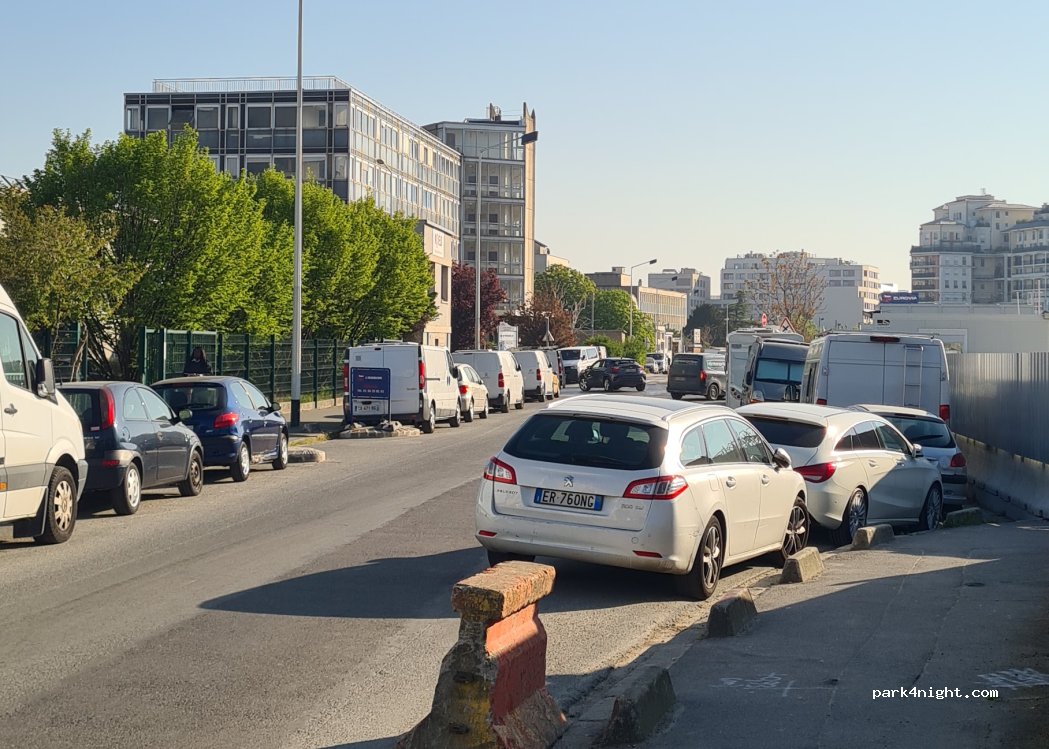 (92000) Nanterre - 258 Rue de la Garenne — foto