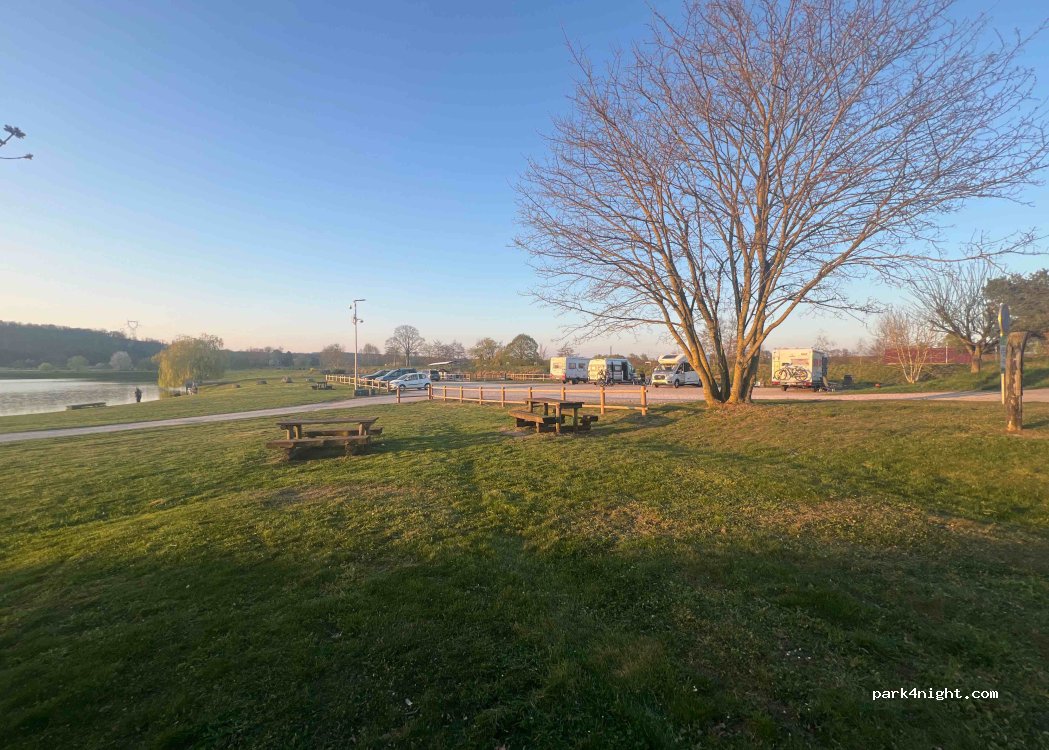 Aire de stationnement camping cars Socourt — foto