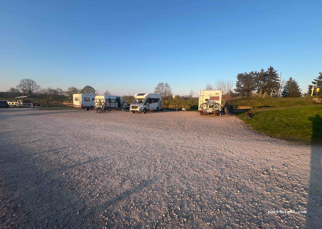 Aire de stationnement camping cars Socourt — foto 2