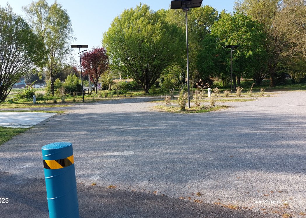Aire de camping-car du camping du Chêne — foto