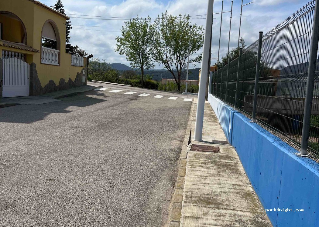 (46177) Tuéjar - 14 Avenida Ingeniero D. Rafael Cal — foto
