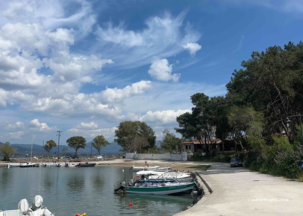 (340 08) Eretria - Leof. Archeou Theatrou — foto