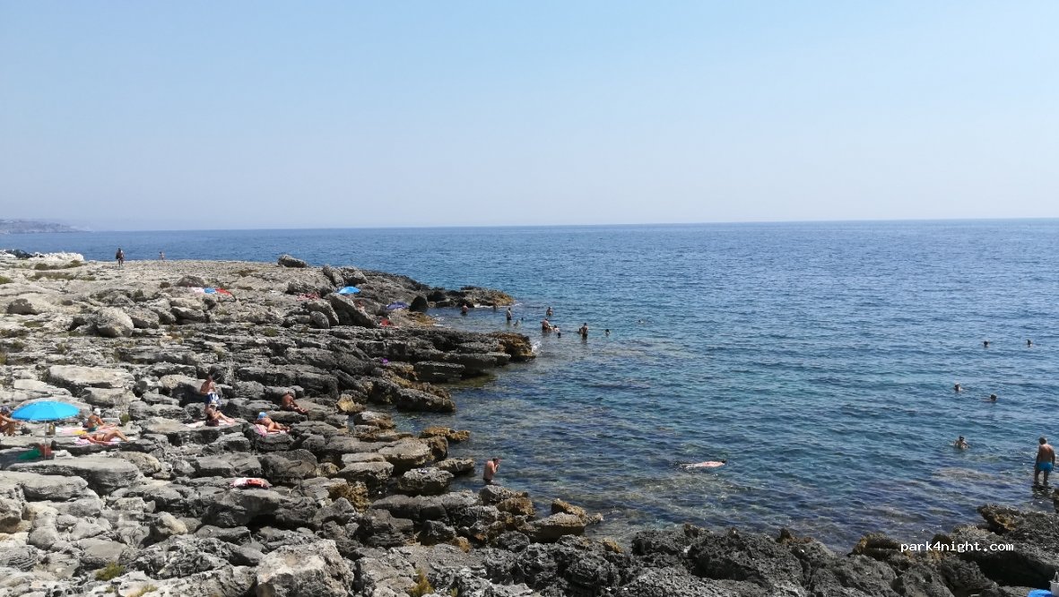 (73032) Marina di Andrano - 31-35 Viale Europa — foto
