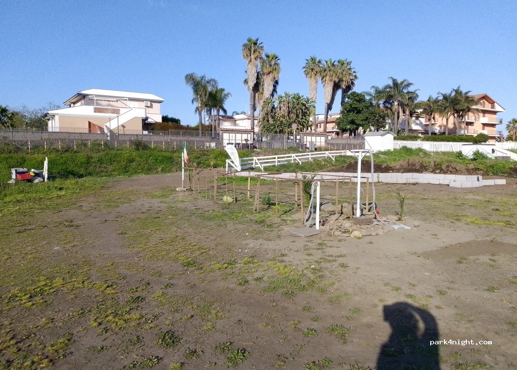 Da Salvo Motta Camper Parking — foto