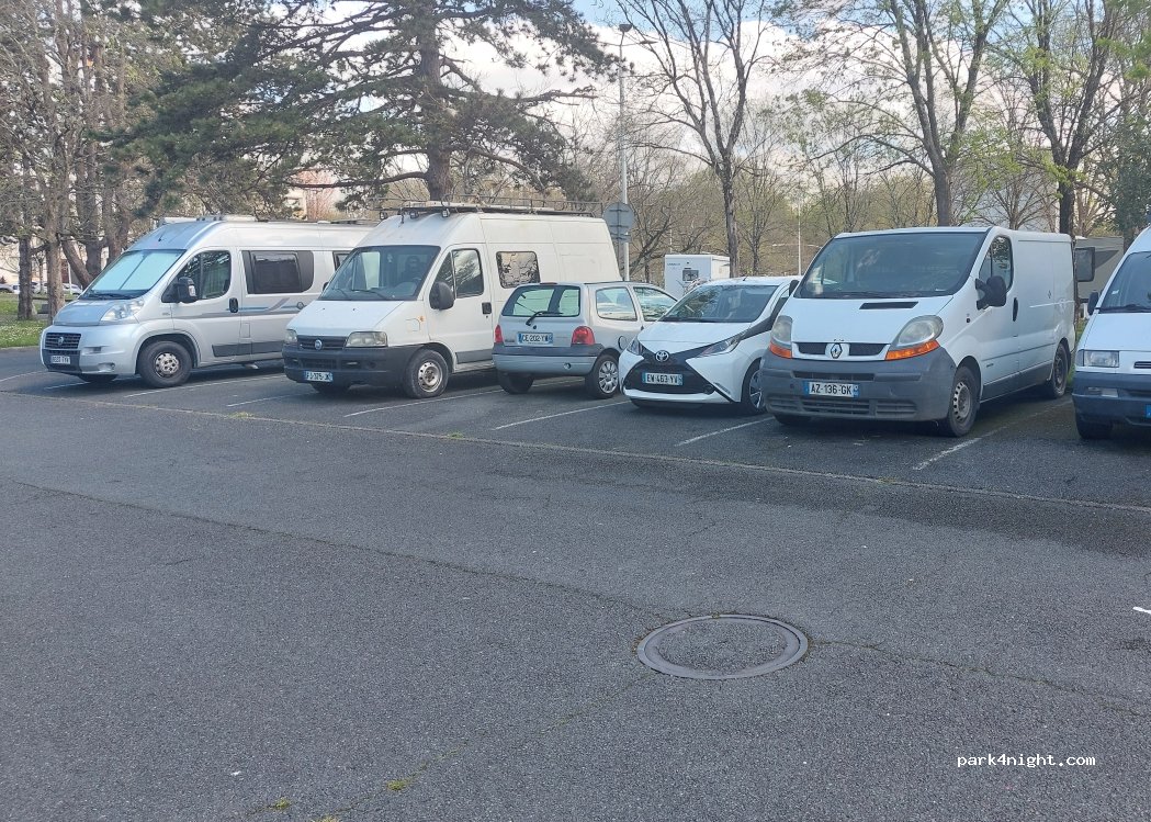 (64100) Bayonne - 18 Esplanade Balain — foto