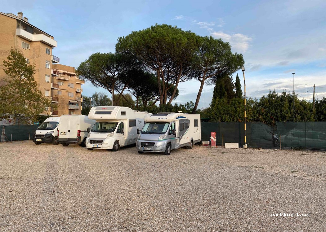 Area Sosta Camper Berardo — foto