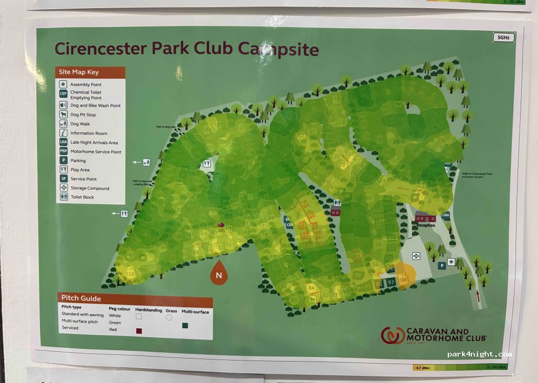 Cirencester Park Caravan and Motorhome Club Campsite — foto