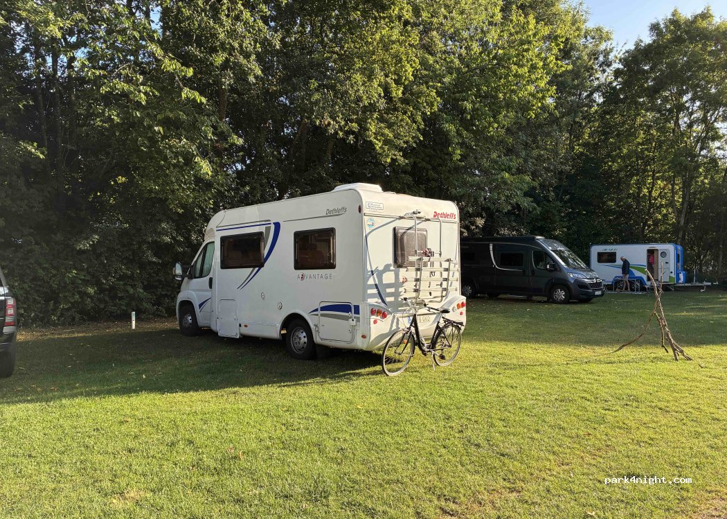 Cirencester Park Caravan and Motorhome Club Campsite — foto 2