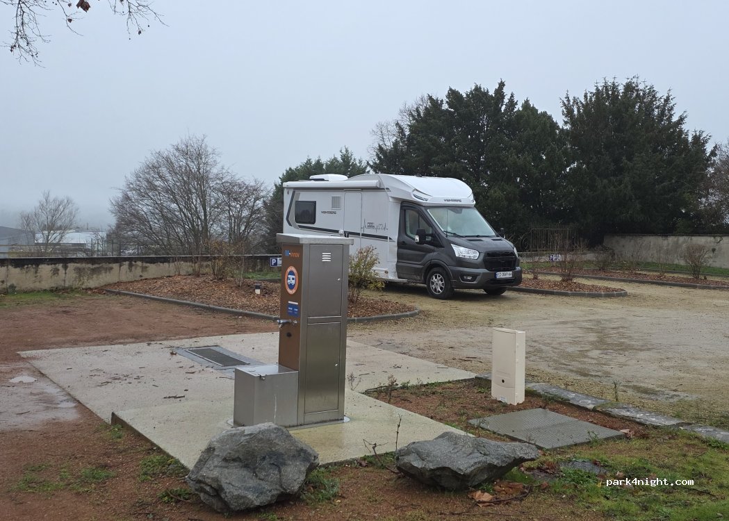 (71110) Marcigny - 4 Place du Champ de Foire — foto 3