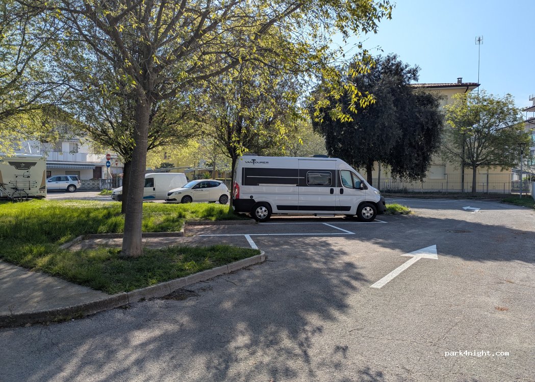 (33054) Lignano Sabbiadoro - 3 Via Monte Nero — foto