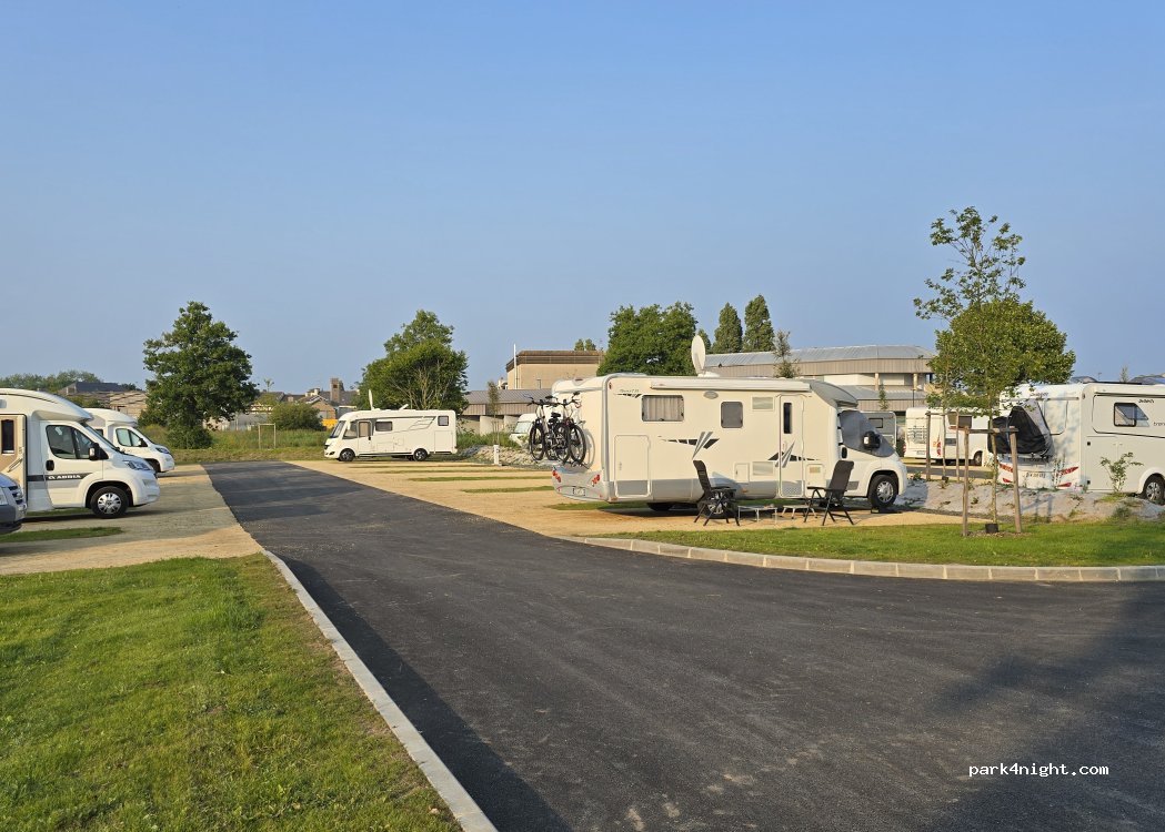 (29720) Plonéour-Lanvern - Les Trois Chênes — foto 2