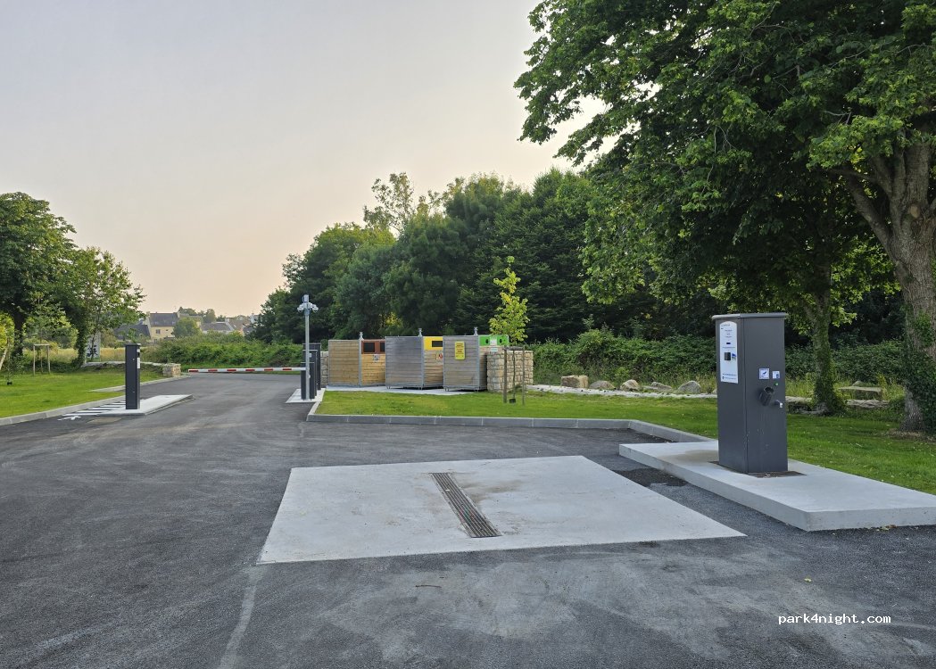 (29720) Plonéour-Lanvern - Les Trois Chênes — foto 3