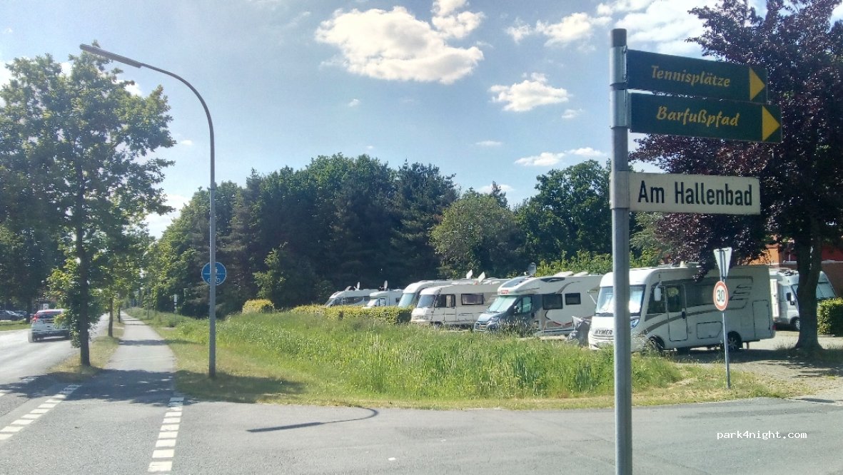 Wohnmobilstellplatz Am Hallenbad Twist — foto 2