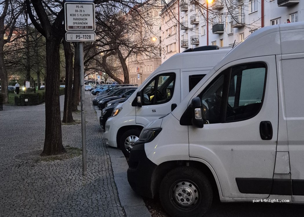 (150 00) Prague - 642 náměstí 14. října — foto 2