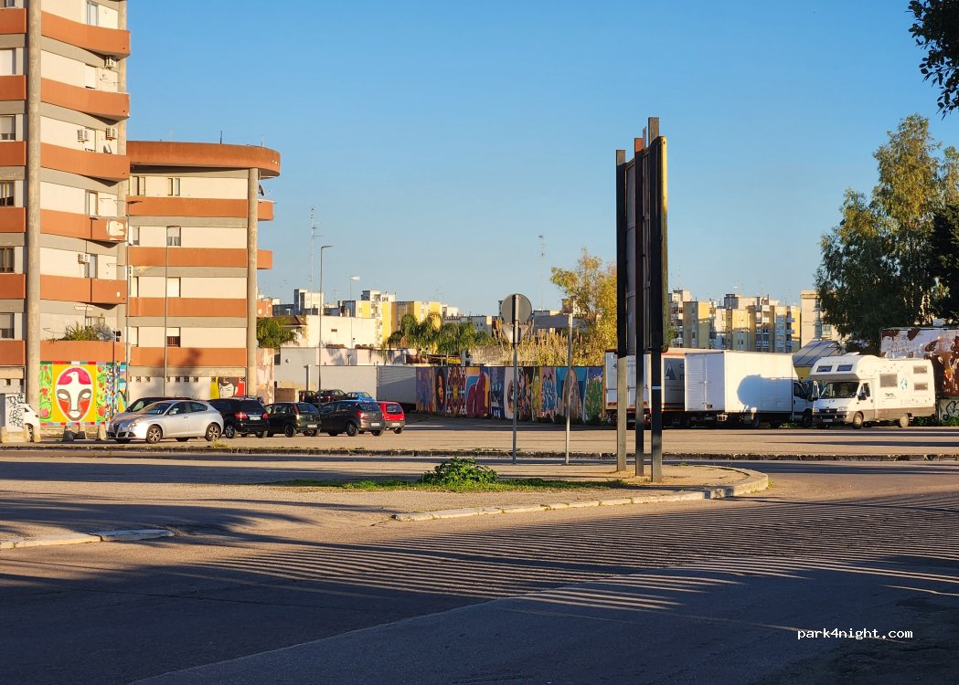 (73100) Lecce - 1 Via Parma — foto