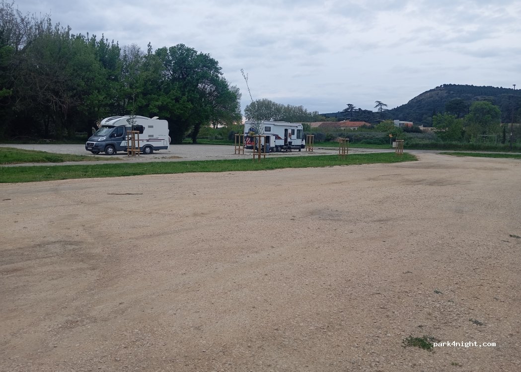 (30200) Chusclan - 132 Chemin de Bagnols — foto