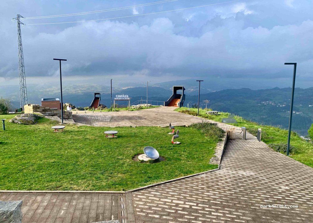 (4690-760) Cinfães - 178 Rua Miradouro — foto