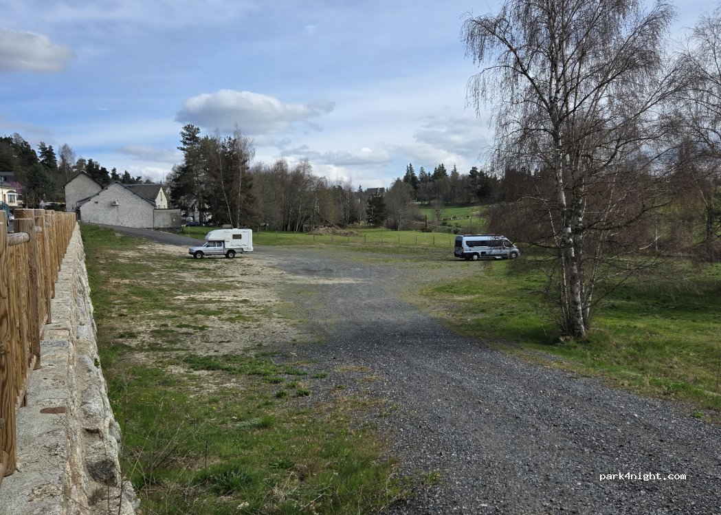 (48130) Peyre en Aubrac - 3 Route du Languedoc — foto
