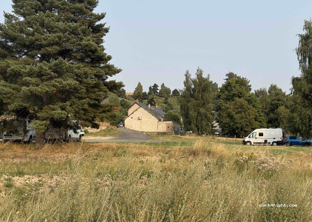 (48130) Peyre en Aubrac - 3 Route du Languedoc — foto 3
