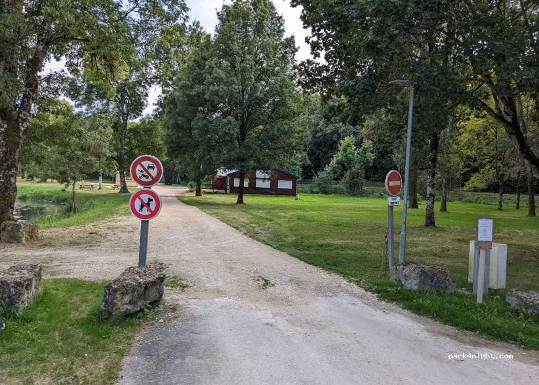 (86400) Saint-Macoux - D103 — foto 4