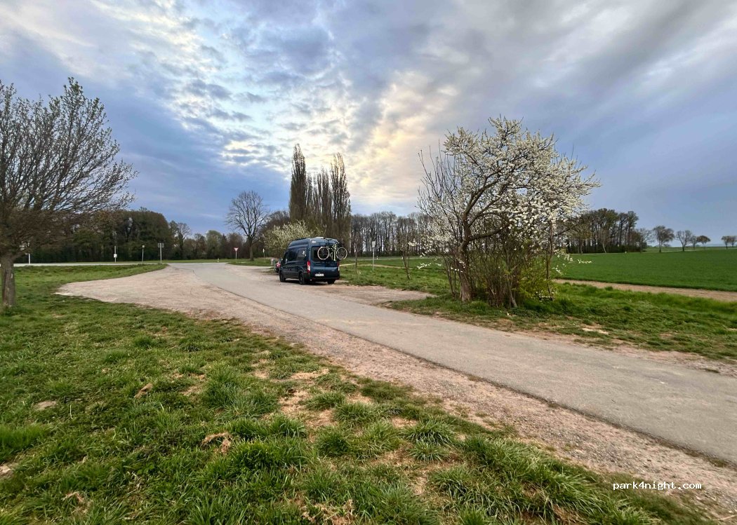 (30890) Barsinghausen - Unnamed road — foto 2