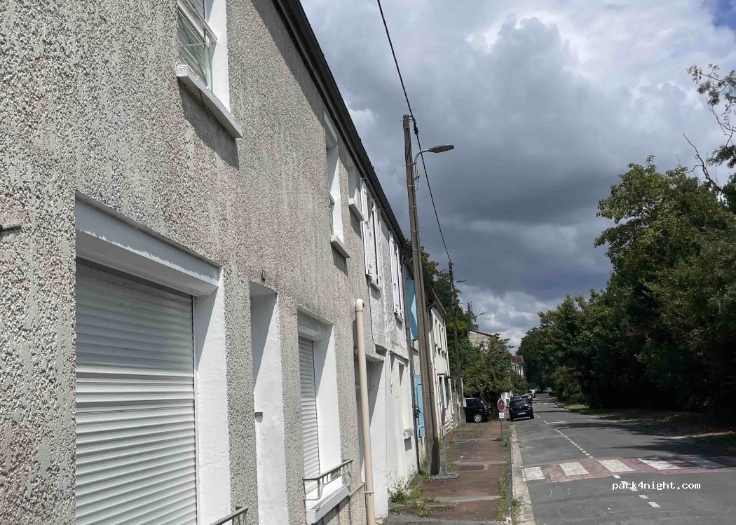 (17100) Saintes - 41 Quai des Roches — foto 2