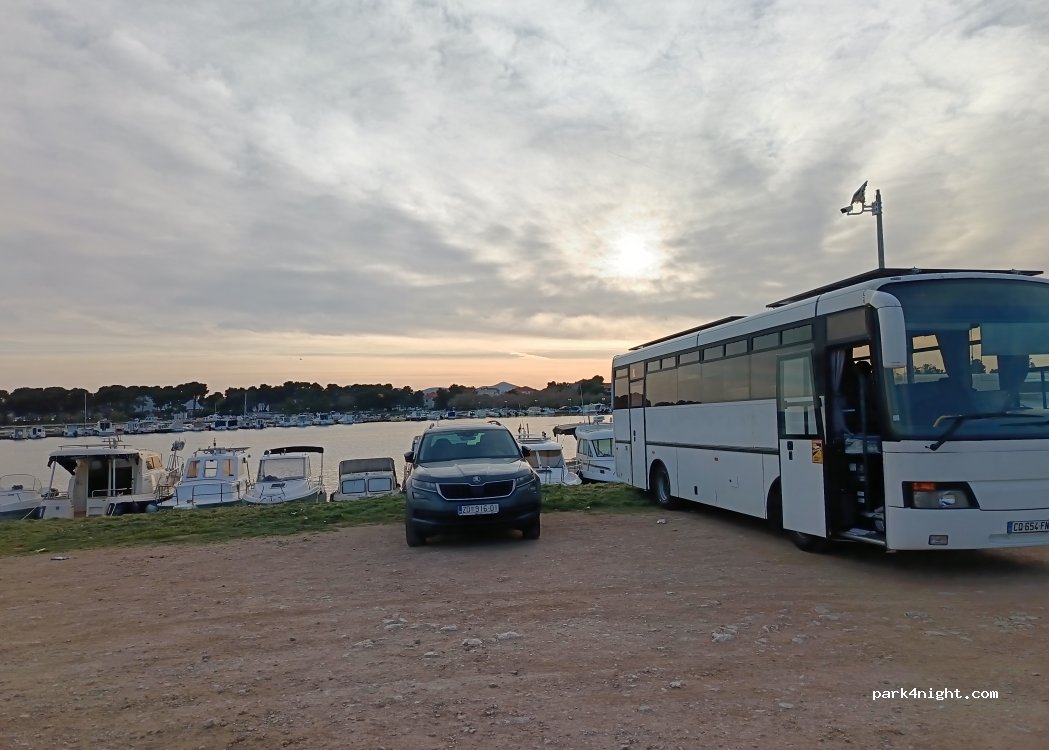 (23000) Zadar - 4B Gaženička ulica — foto
