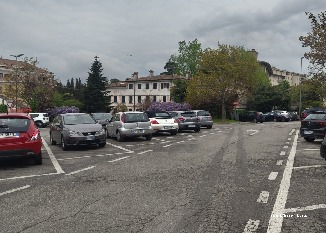 (31044) Montebelluna - 10 Viale della Stazione — foto