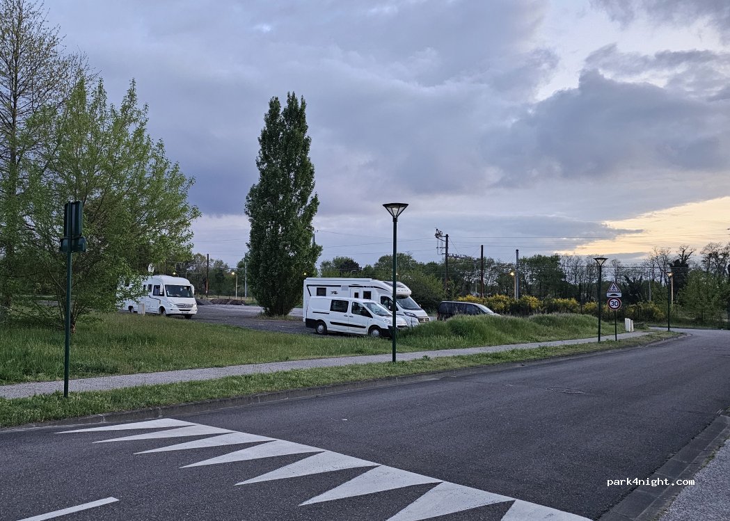 (40210) Labouheyre - 77 Rue Charlie Hebdo — foto 4