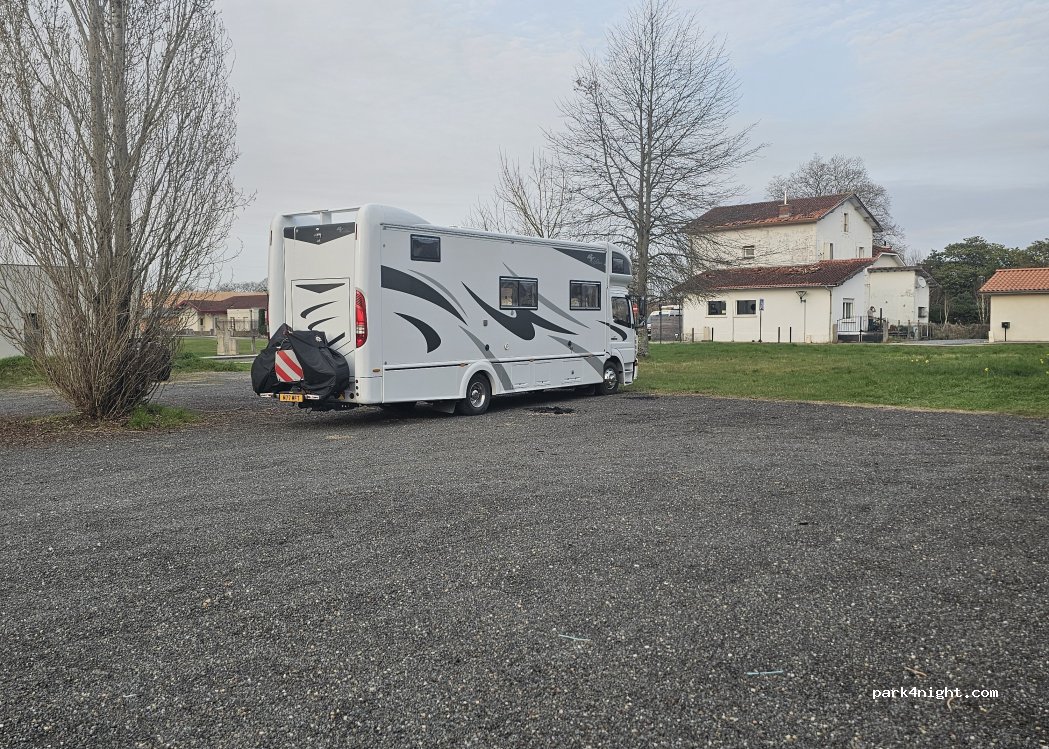 (40210) Labouheyre - 77 Rue Charlie Hebdo — foto 5
