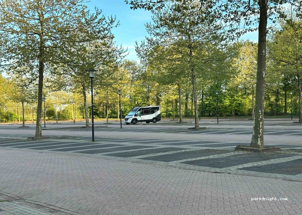 (3584 AD) Utrecht - 16 Helsinkilaan — foto