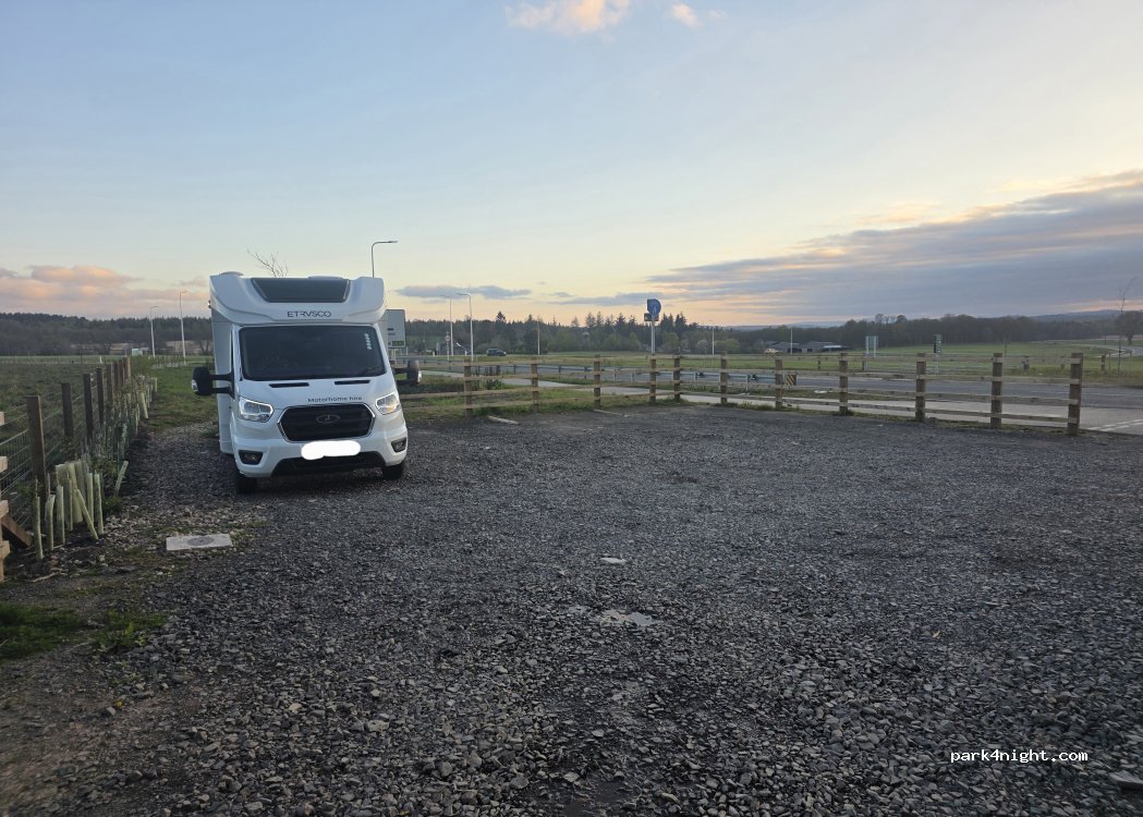 (PH2 6AA) Perth - A93 — foto 3