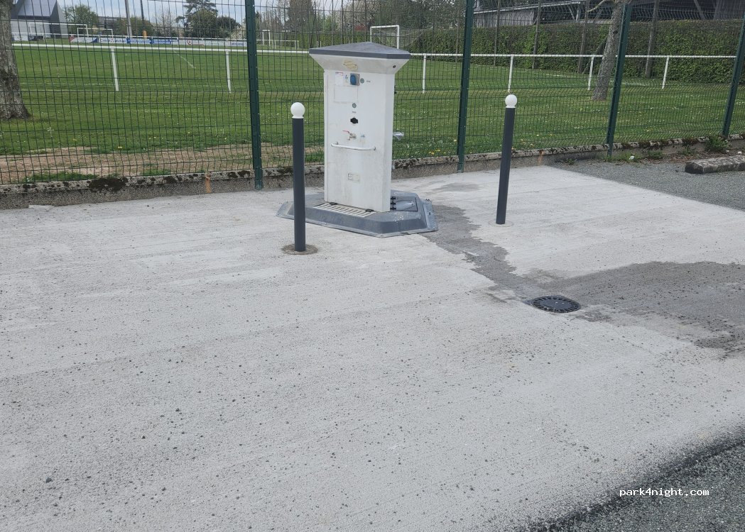 (53250) Javron-les-Chapelles - Rue du Stade — foto