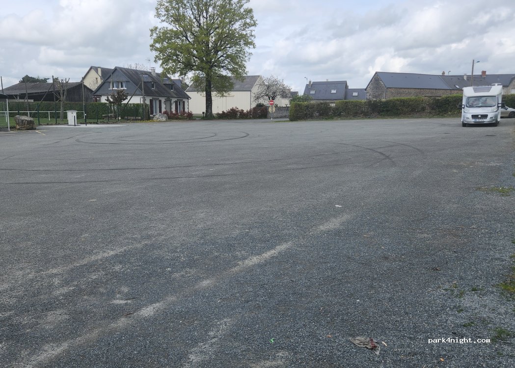 (53250) Javron-les-Chapelles - Rue du Stade — foto 2
