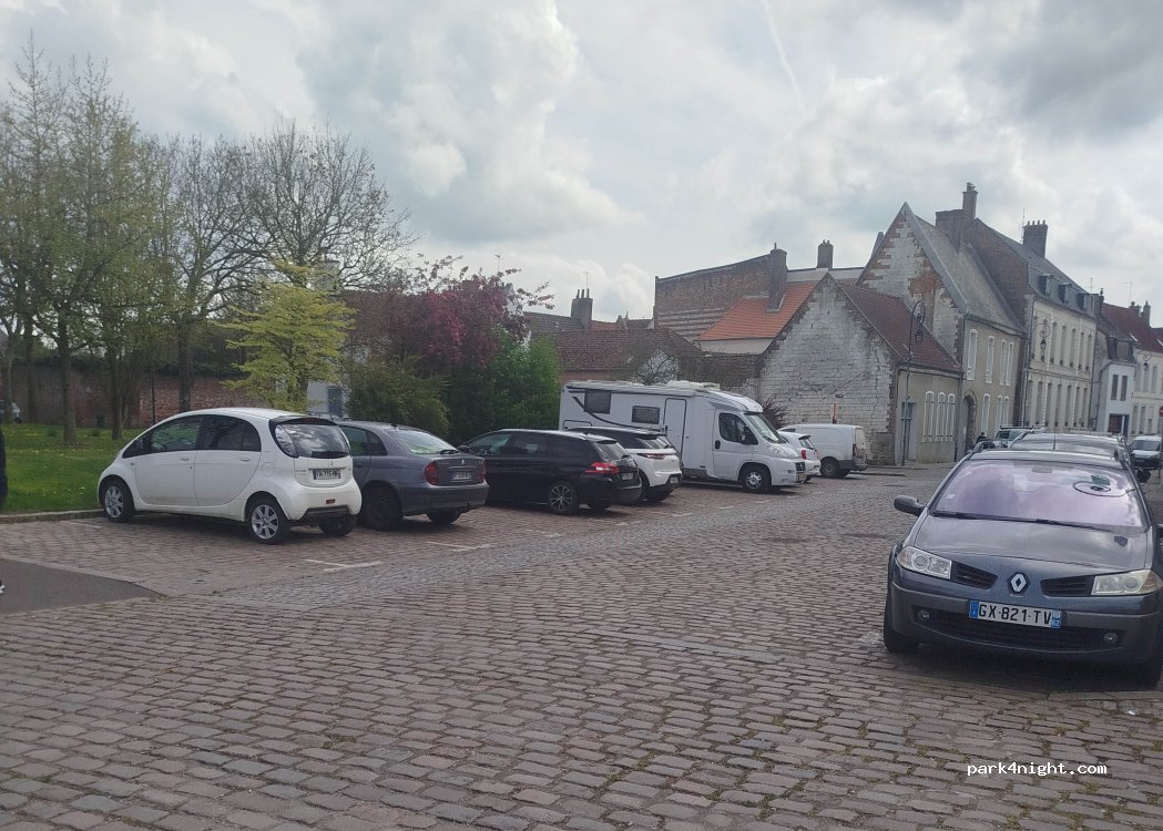 (62170) Montreuil-sur-Mer - 21 Rue Carnot — foto